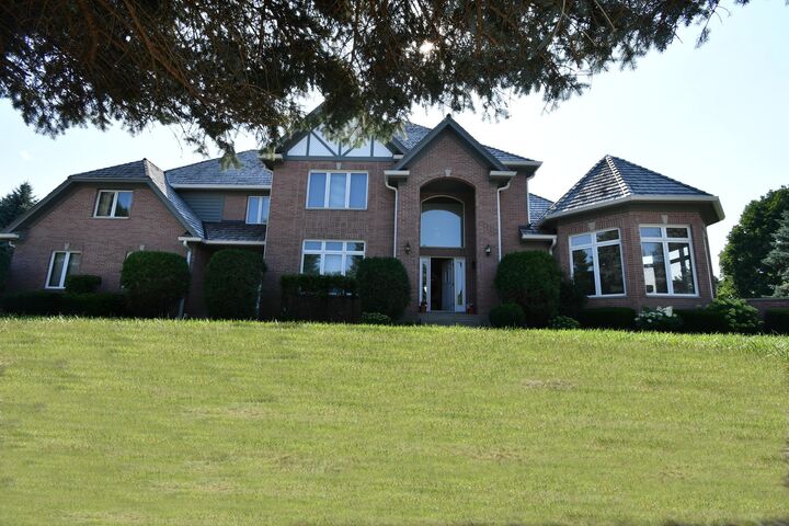 Property Photo: 5 Harvest Glen Court IL 60047