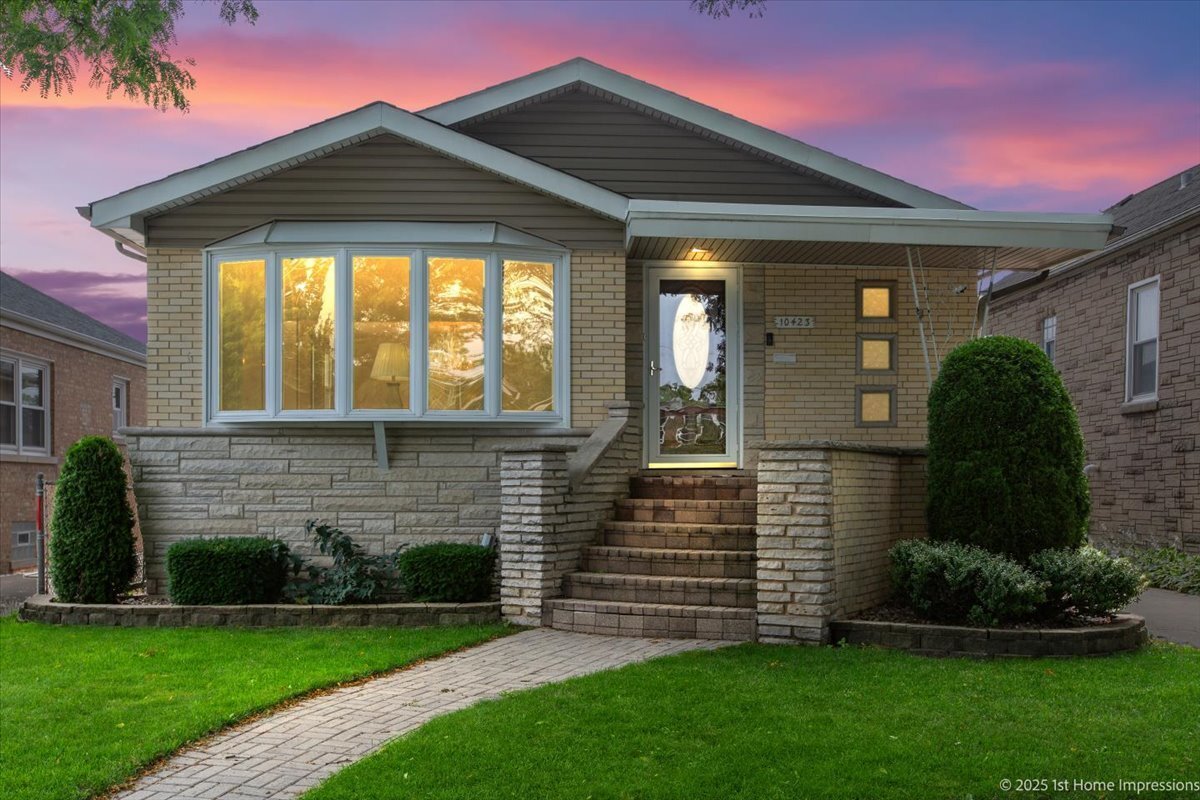 10423 S Sawyer Avenue  Chicago IL 60655 photo