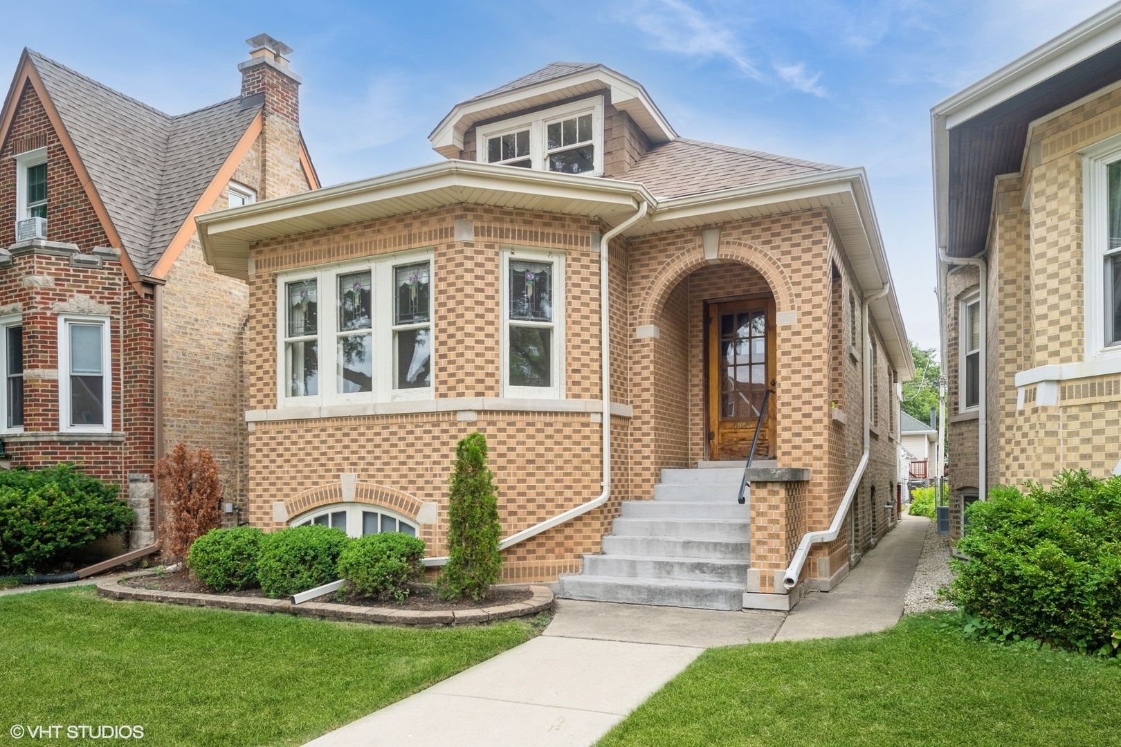 Property Photo:  6041 N Marmora Avenue  IL 60646 