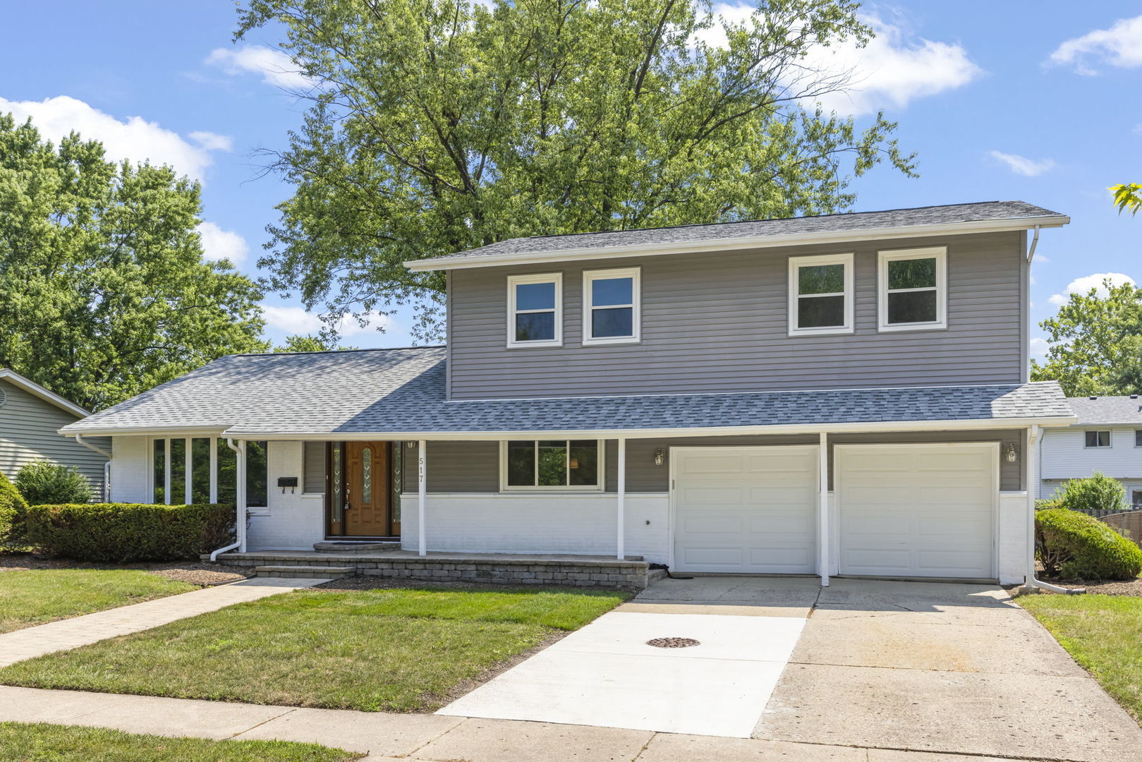 Property Photo: 517 N Winston Drive IL 60074