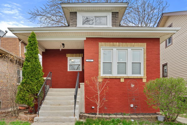 Property Photo:  3507 N Osceola Avenue  IL 60634 