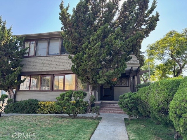 Property Photo:  325 S Los Robles Avenue  CA 91101 