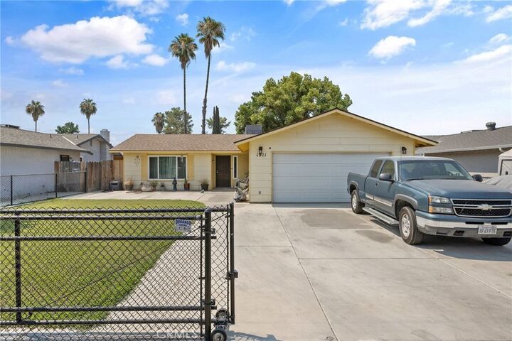 1911 W Vine Street  Visalia CA 93277 photo