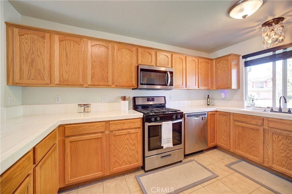 Property Photo:  1824 Amy Way  CA 93454 