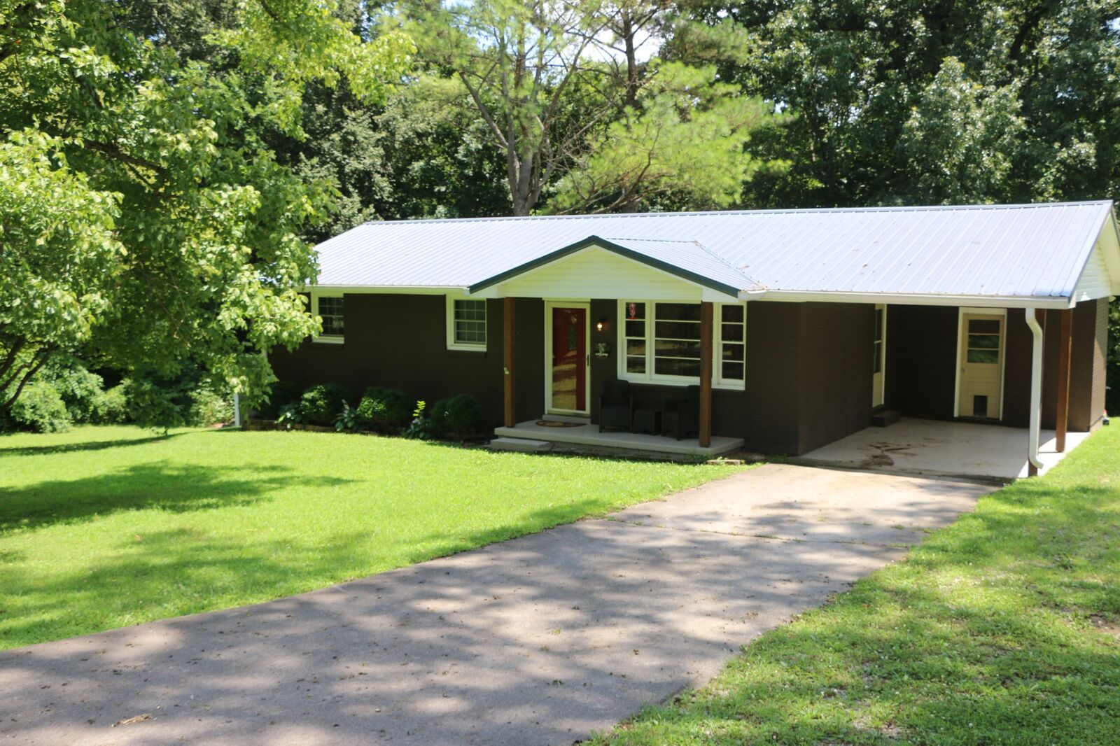 Property Photo: 724 Thomas Ave TN 37050