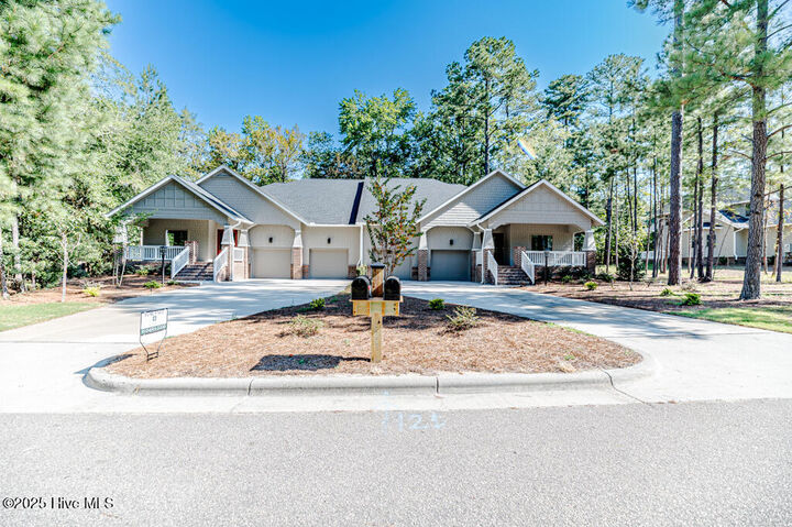 Property Photo:  121 Lamplighter Village Drive  NC 28374 