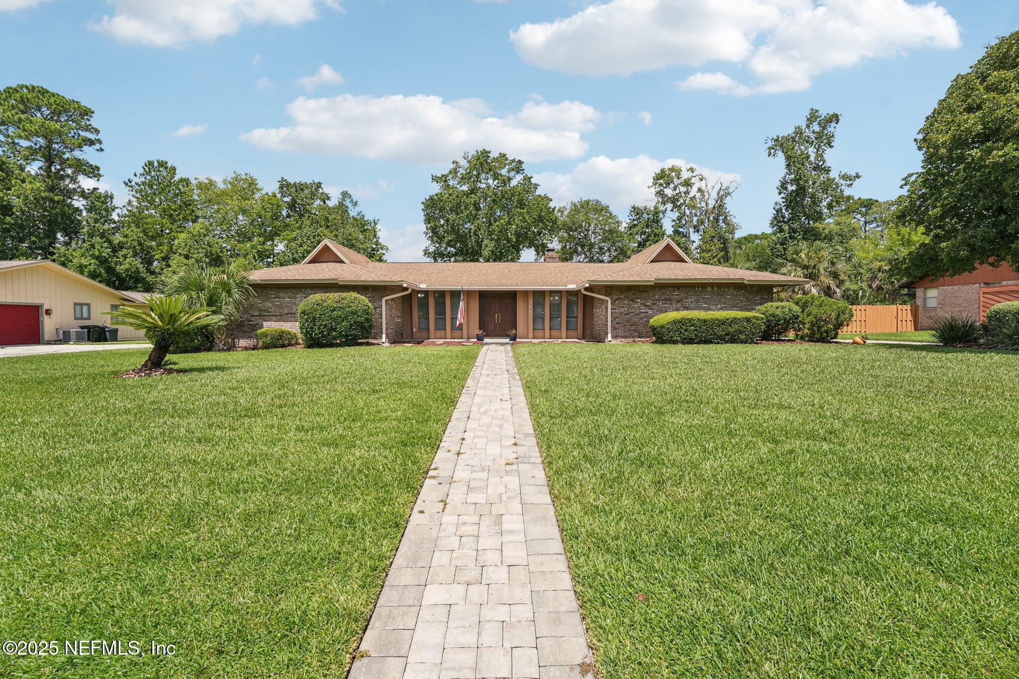 Property Photo: 366 Perthshire Drive FL 32073