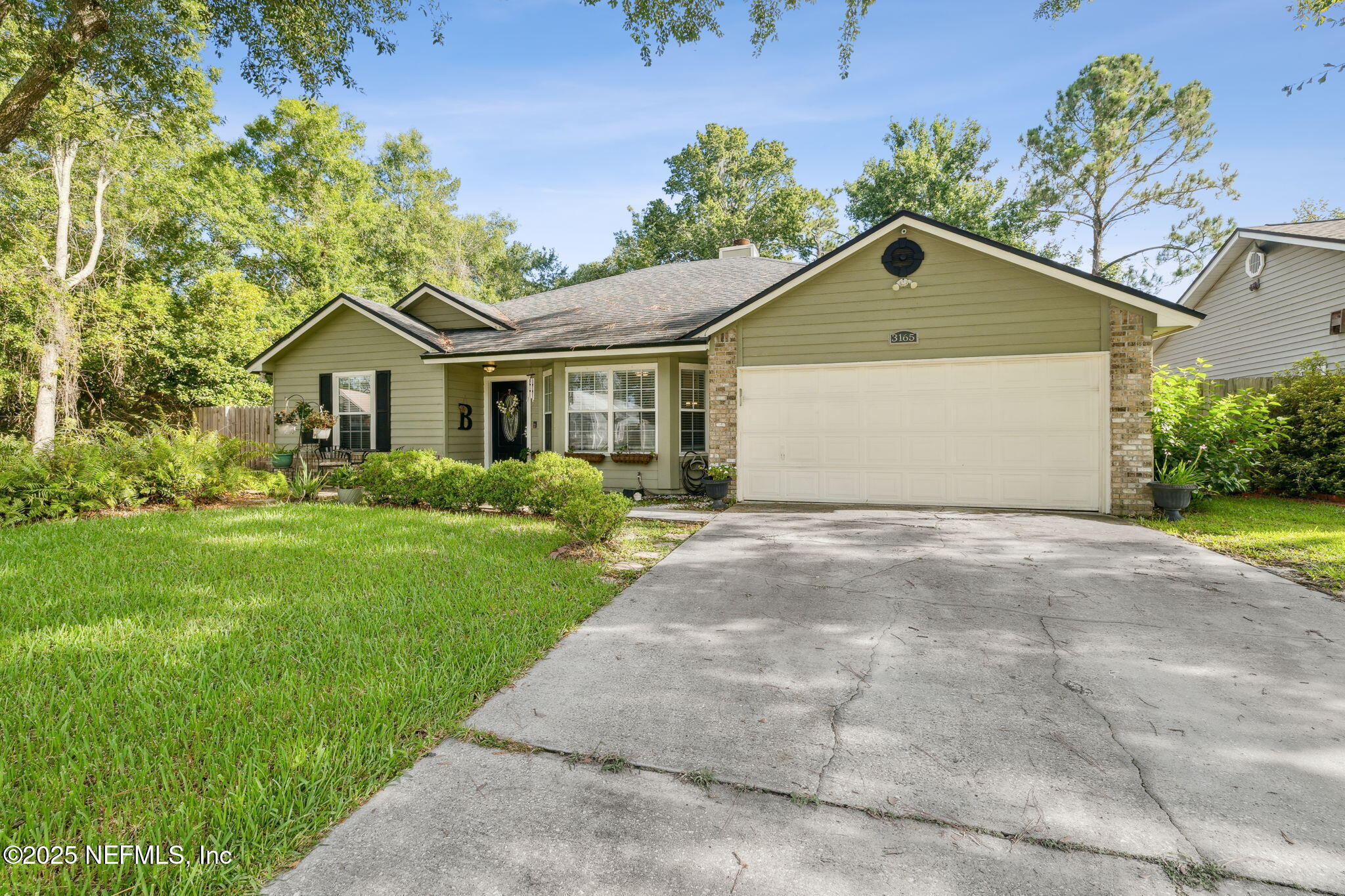 Property Photo: 3165 Sweetwater Oaks Drive N FL 32223