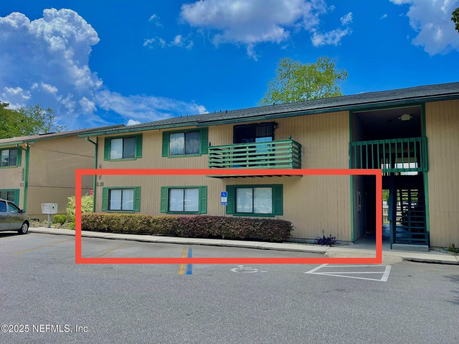 Property Photo: 3765 Crown Point Road 9 FL 32257