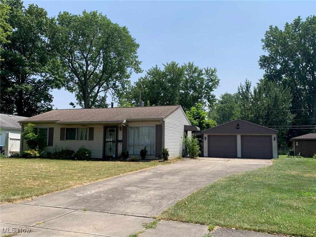 Property Photo: 2922 Eastlawn Street OH 44052