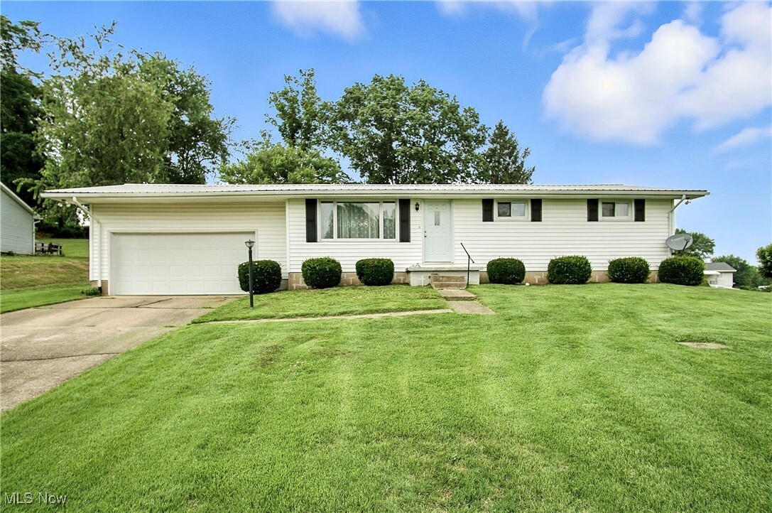 Property Photo: 125 Sherwood Drive OH 43701