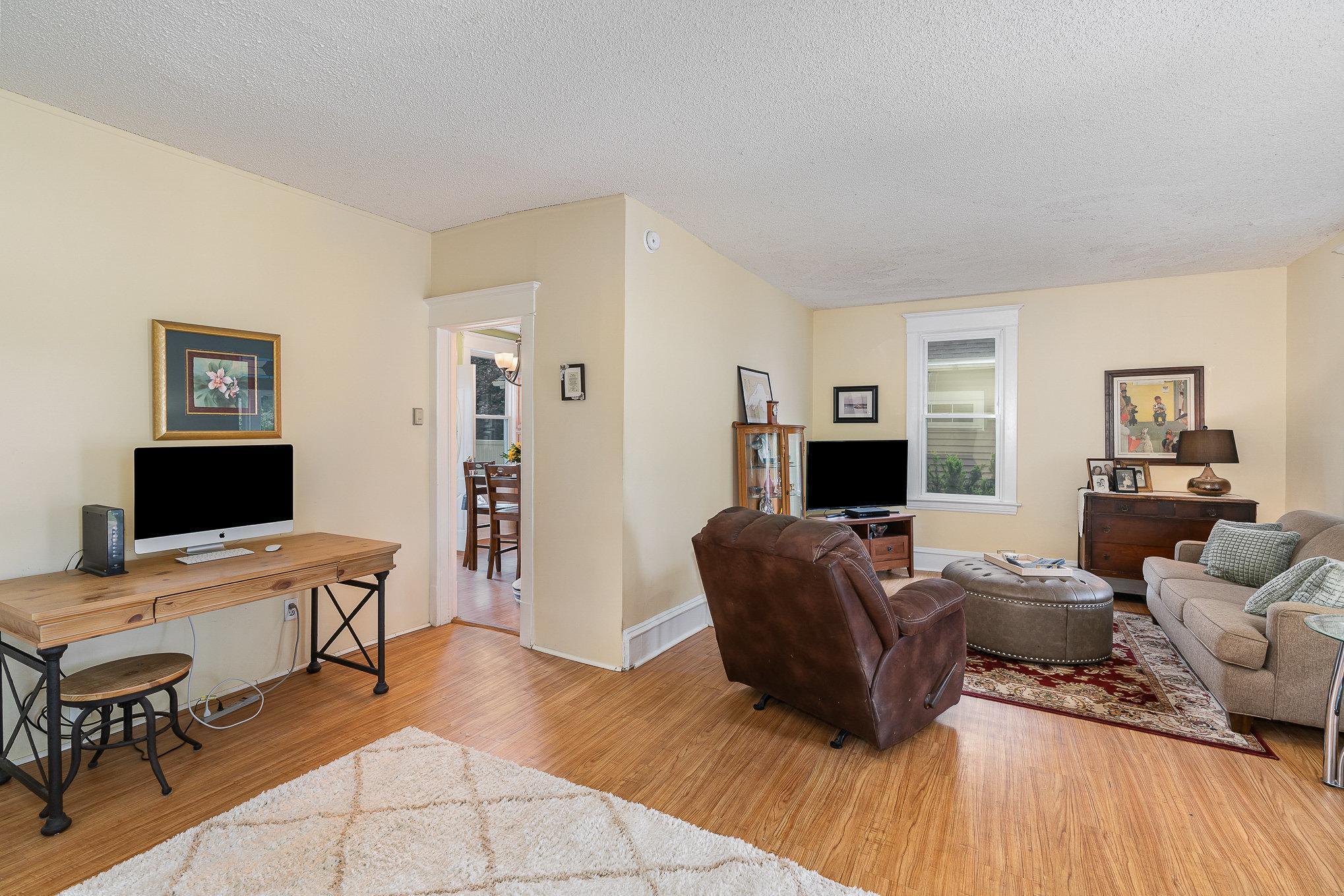Property Photo:  190 Annapolis Street E  MN 55118 