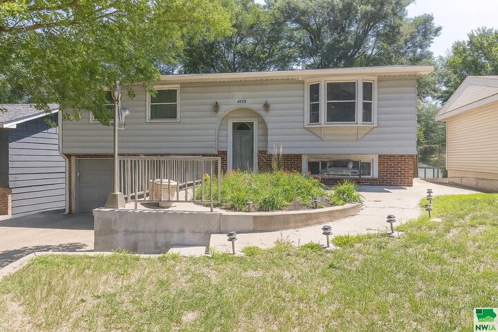 2638 S Rustin Street  Sioux City IA 51106 photo