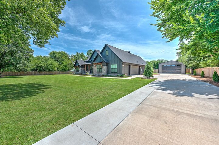 Property Photo: 5503 W County Line Road AR 72766