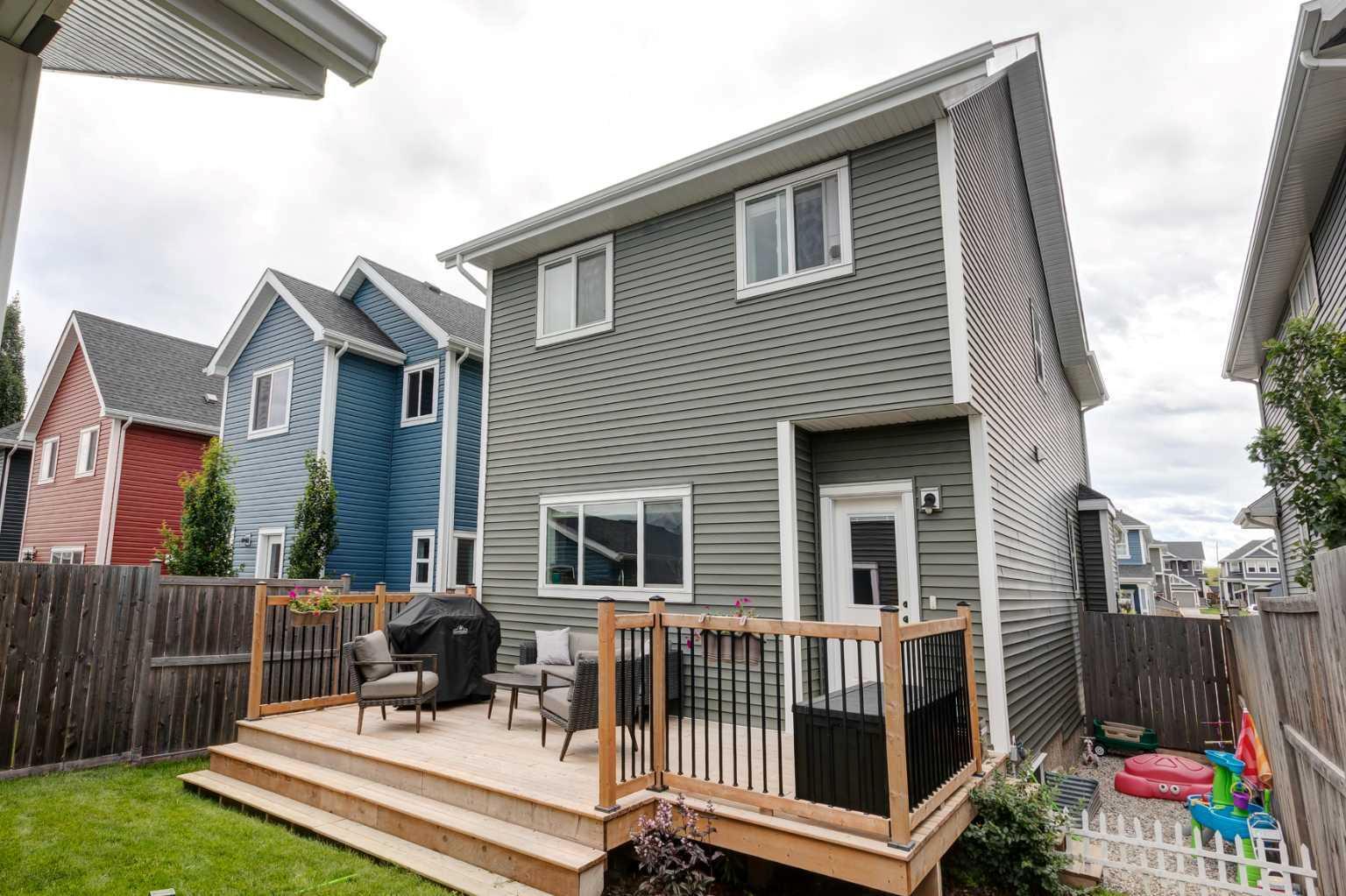 Property Photo: 195 River Heights Green AB T4C 0S3