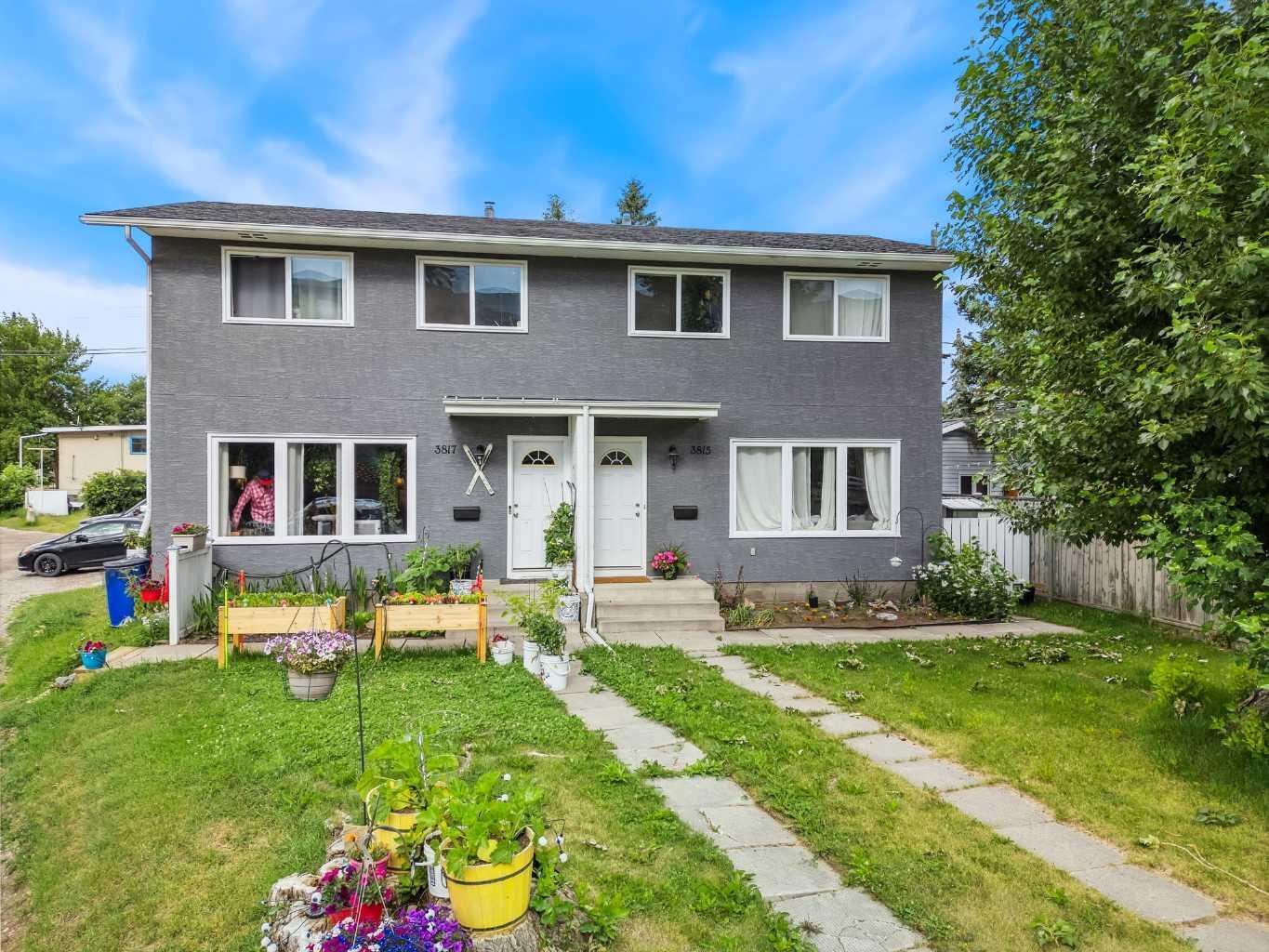 Photo de la propriété: 3815/3817 43 Street SW AB T3E 3P8