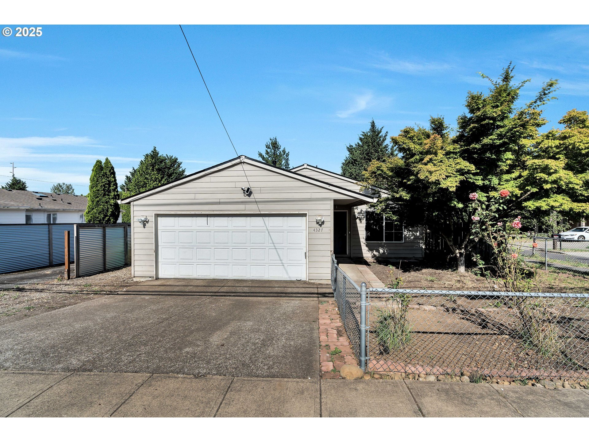 Property Photo:  4327 SE 136th Ave  OR 97236 