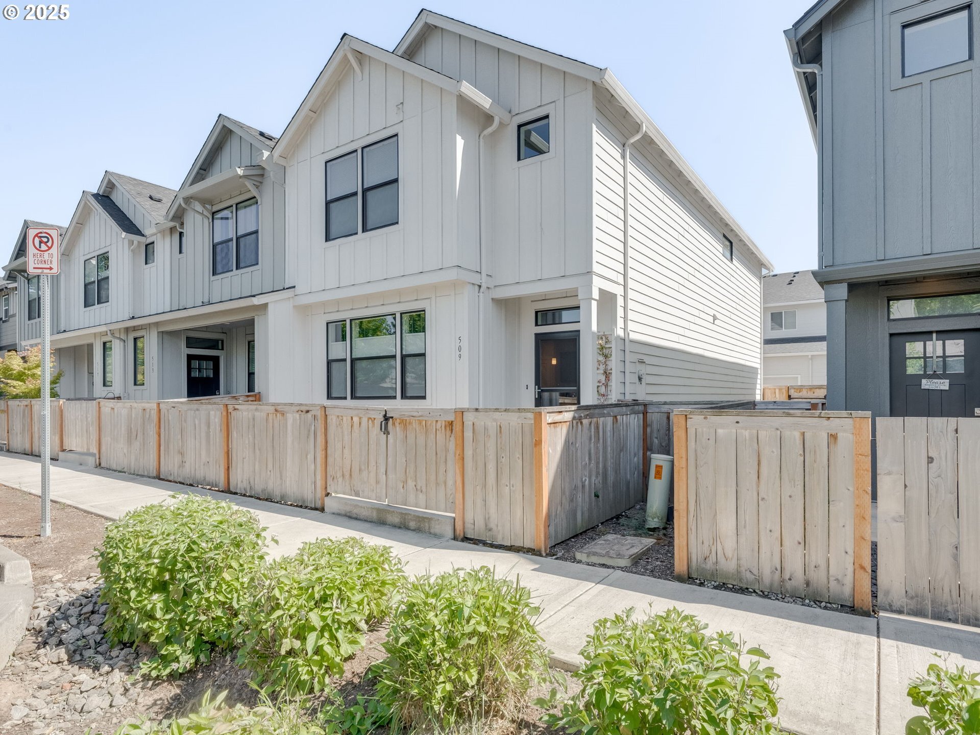 Property Photo:  509 NE 72nd St  WA 98665 