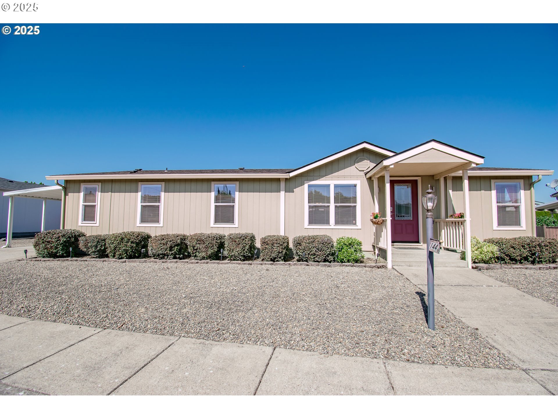 Property Photo:  3700 Babcock Ln 144  OR 97401 