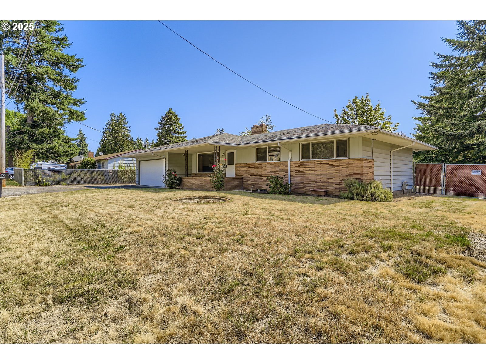 Property Photo:  3120 SE 119th Ave  OR 97266 