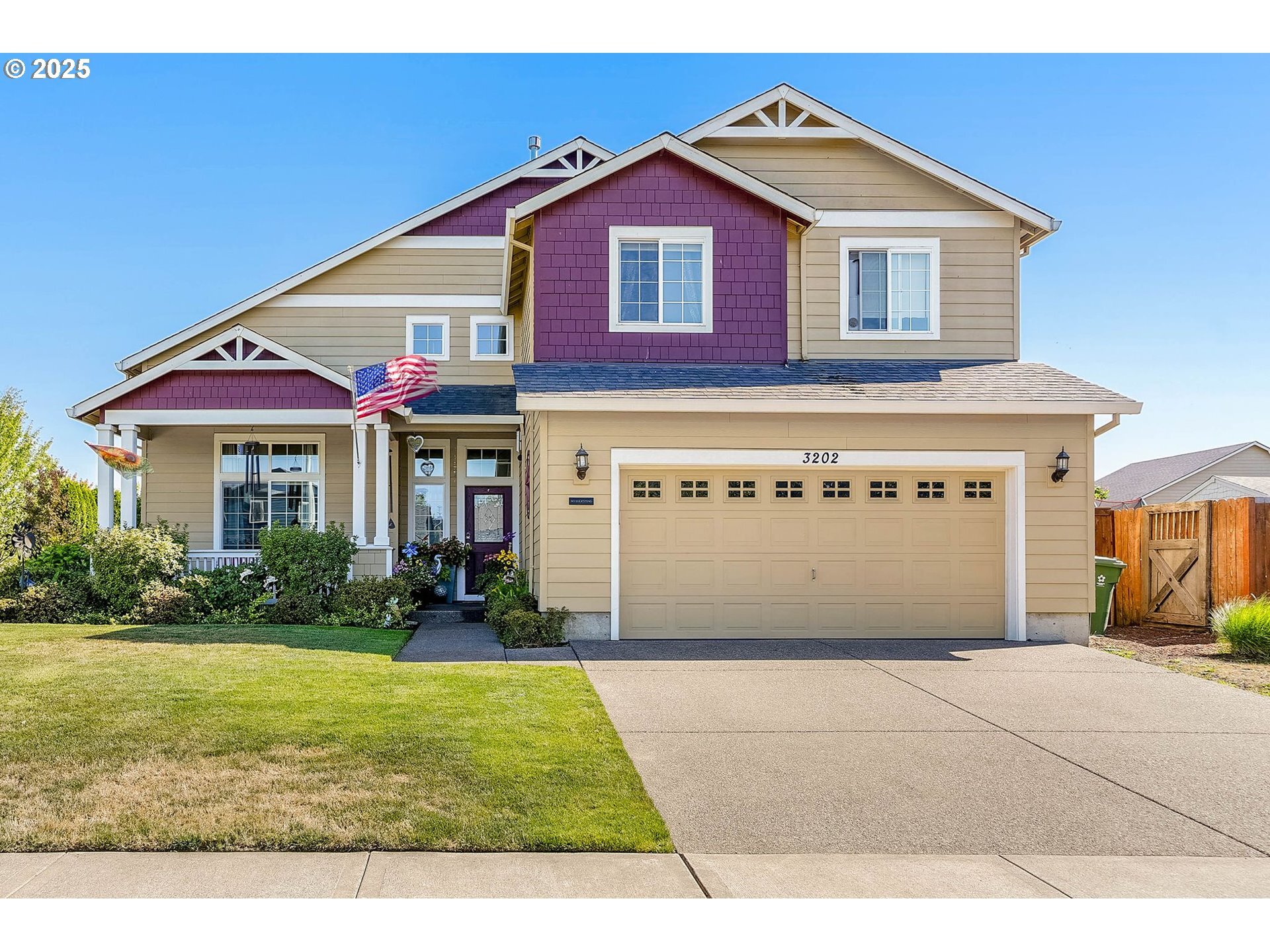 Property Photo:  3202 Oxford St  OR 97071 