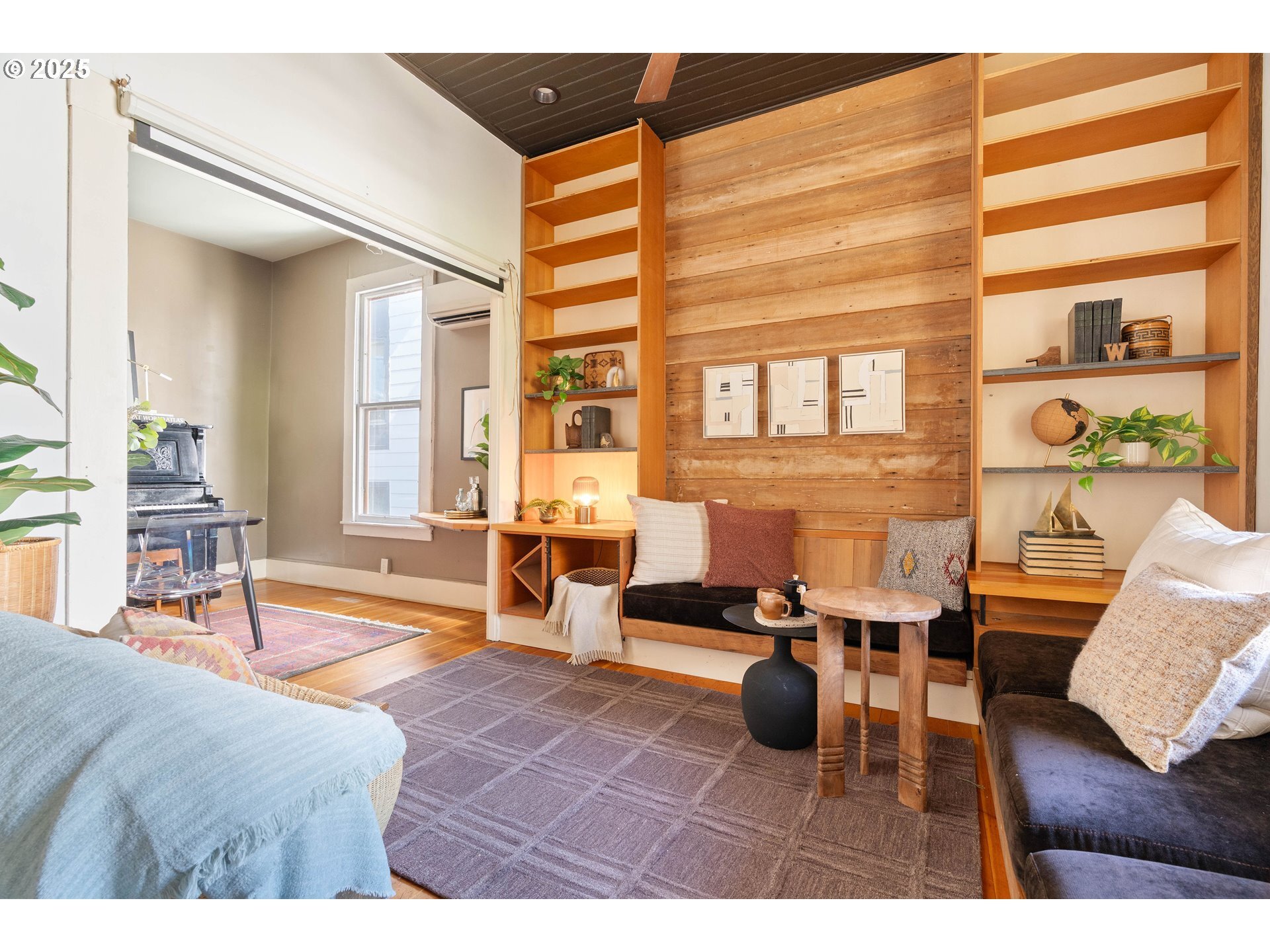 Property Photo: 2617 S Water Ave OR 97201
