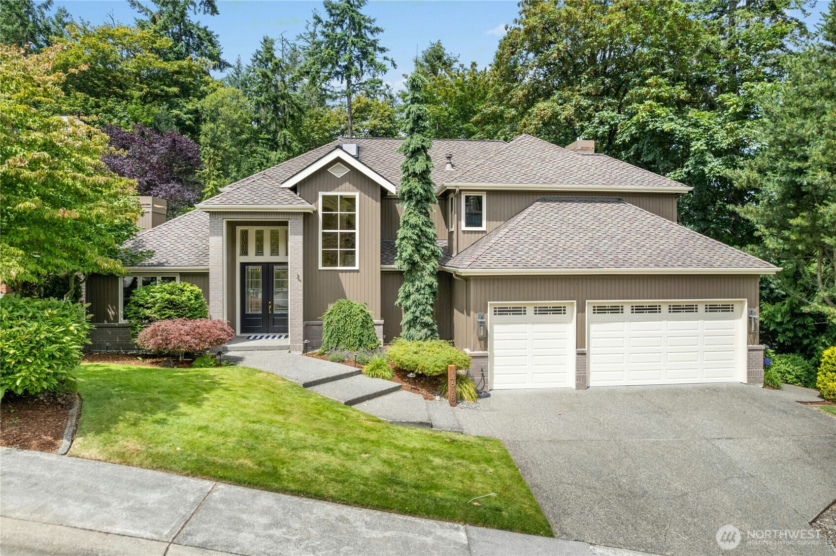 Property Photo:  14618 SE 84th Street  WA 98059 