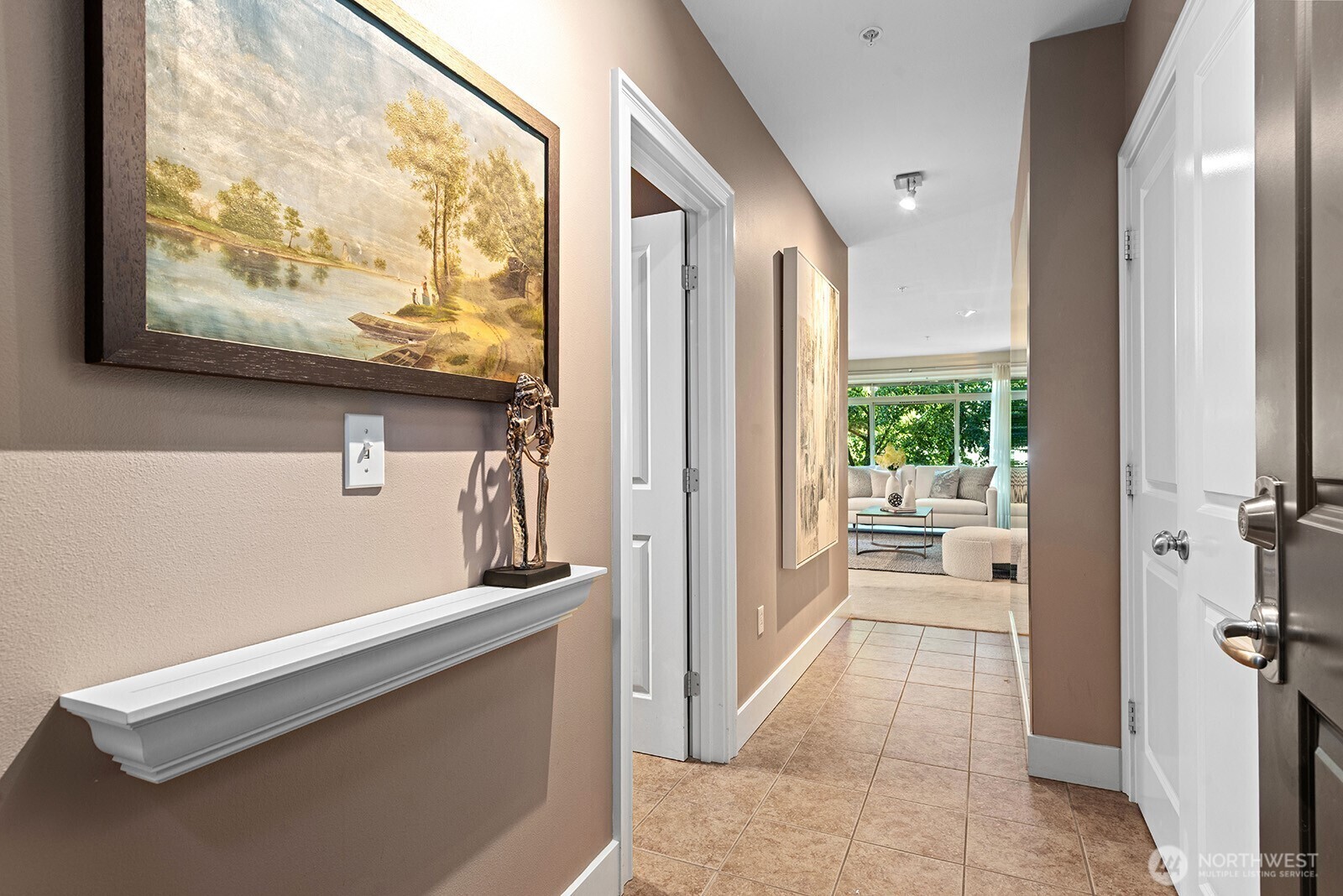 Property Photo: 5016 California Avenue SW 402 WA 98136