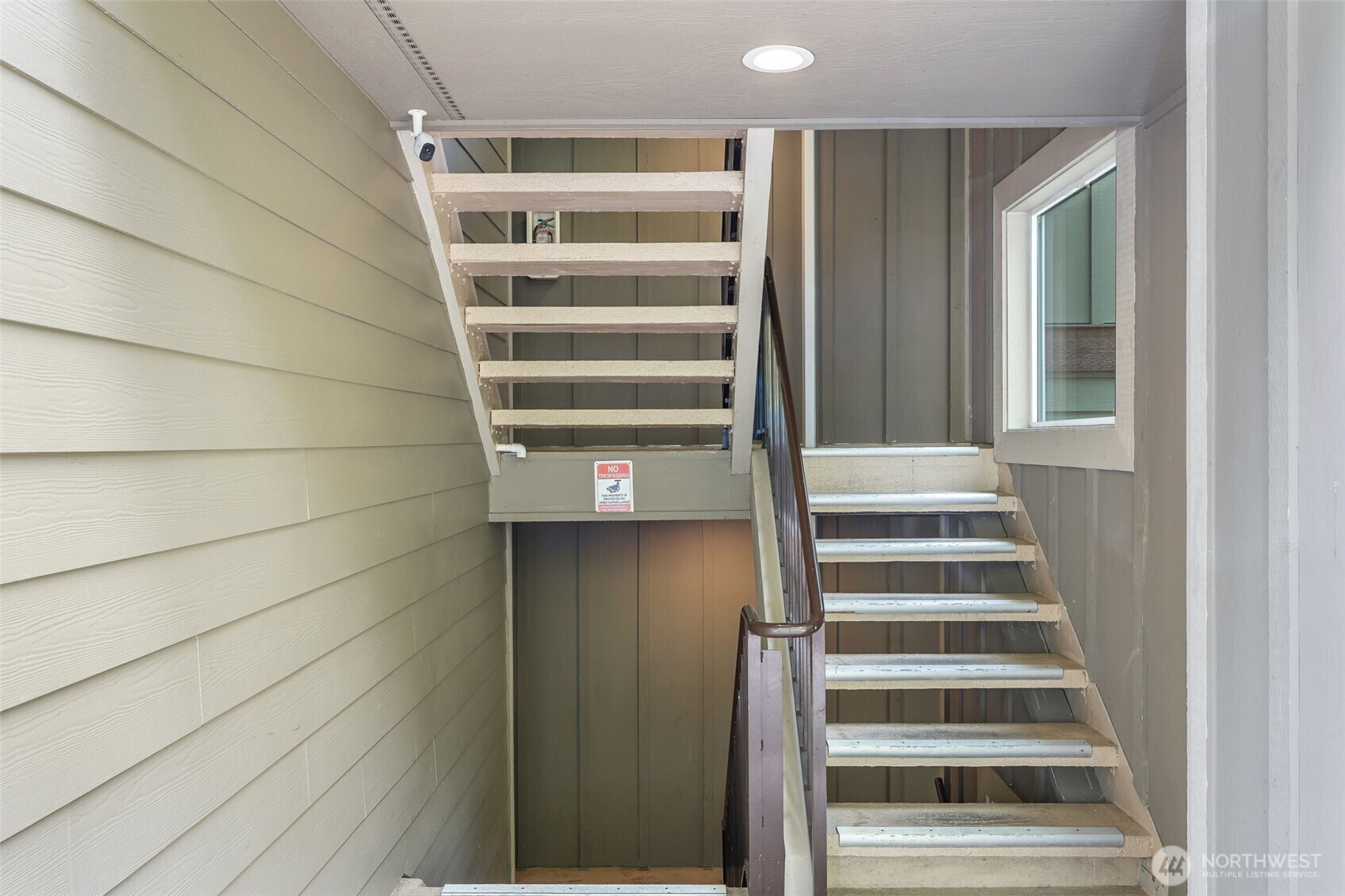 Property Photo:  8980  Redmond Woodinville Road NE 101  WA 98052 