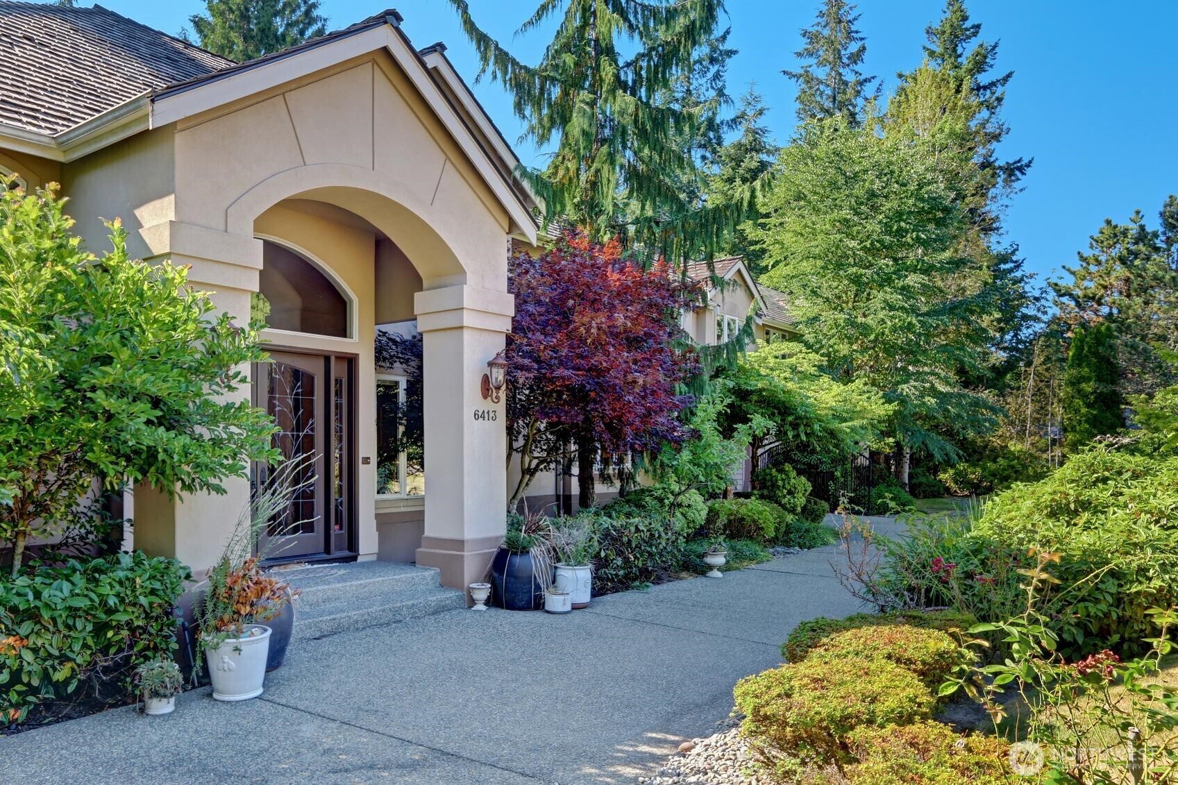 Property Photo: 6413 163rd Place SE WA 98006