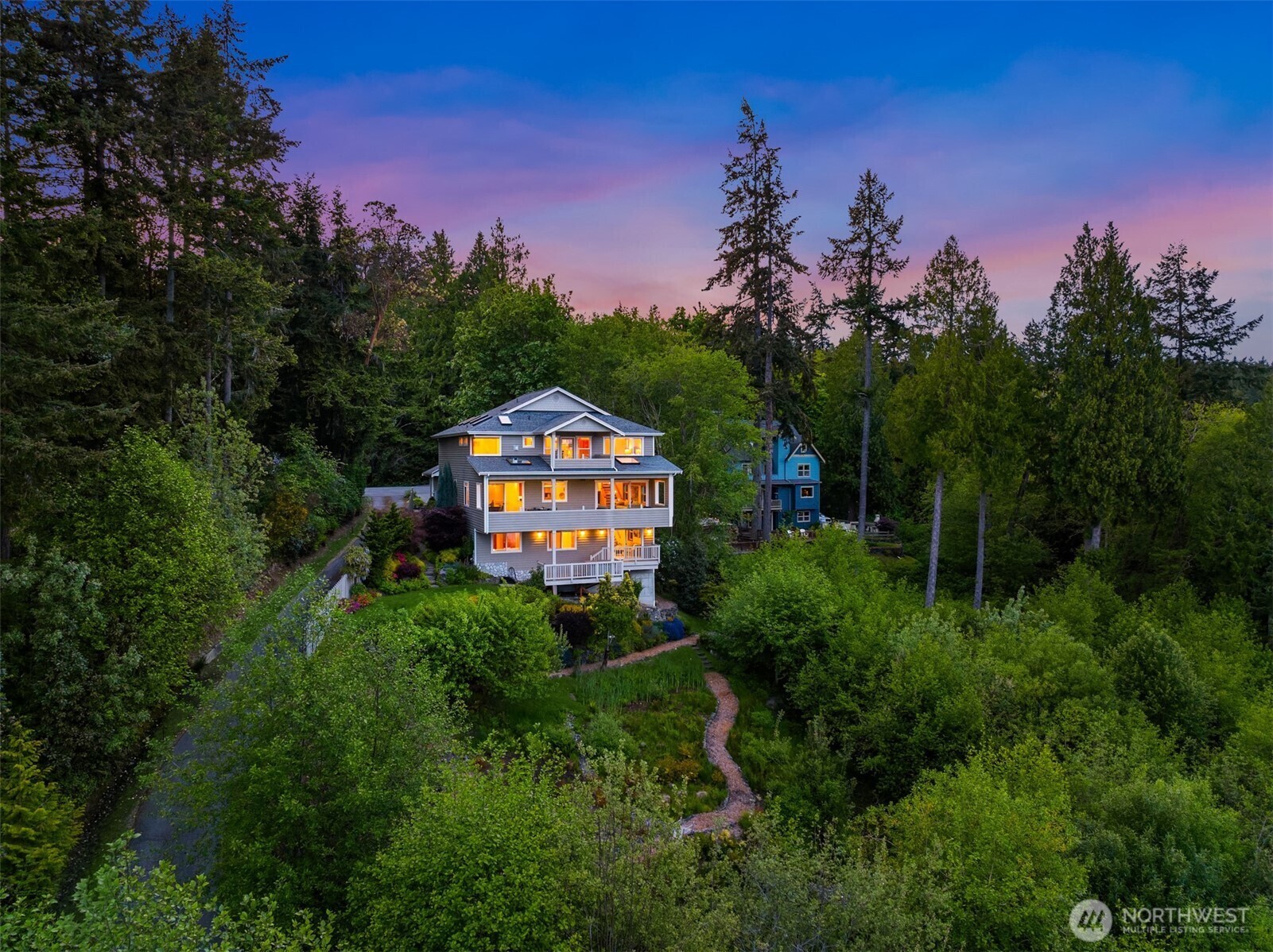 Property Photo:  6715 NE Dapple Court  WA 98110 