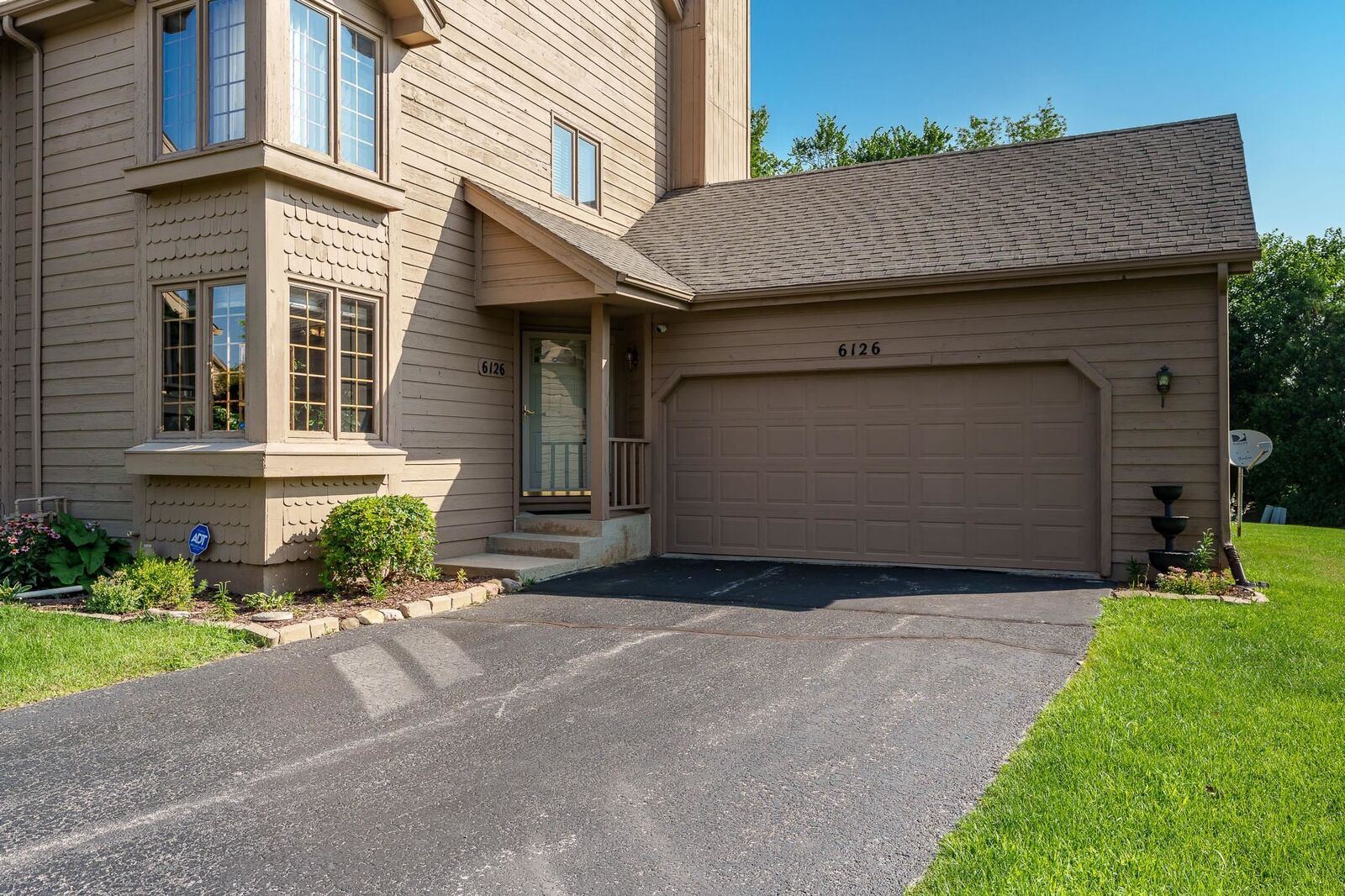 Property Photo: 6126 Garrett Lane IL 61107