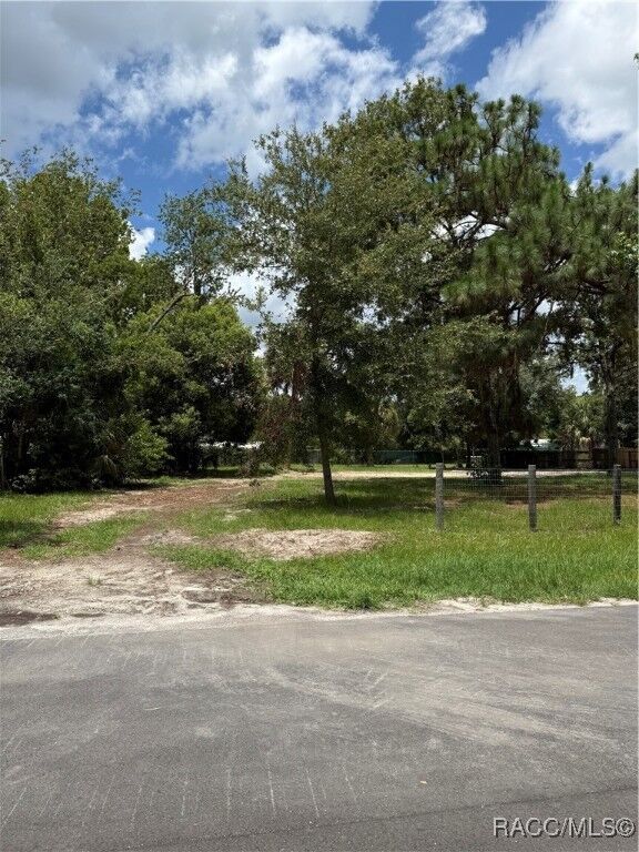 Property Photo:  850 Rhyme Street  FL 34429 