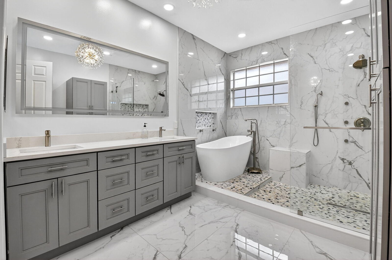 Property Photo:  125 Lancaster Road  FL 33426 