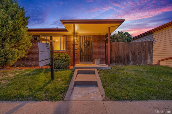 Property Photo: 5190 E Asbury Avenue CO 80222
