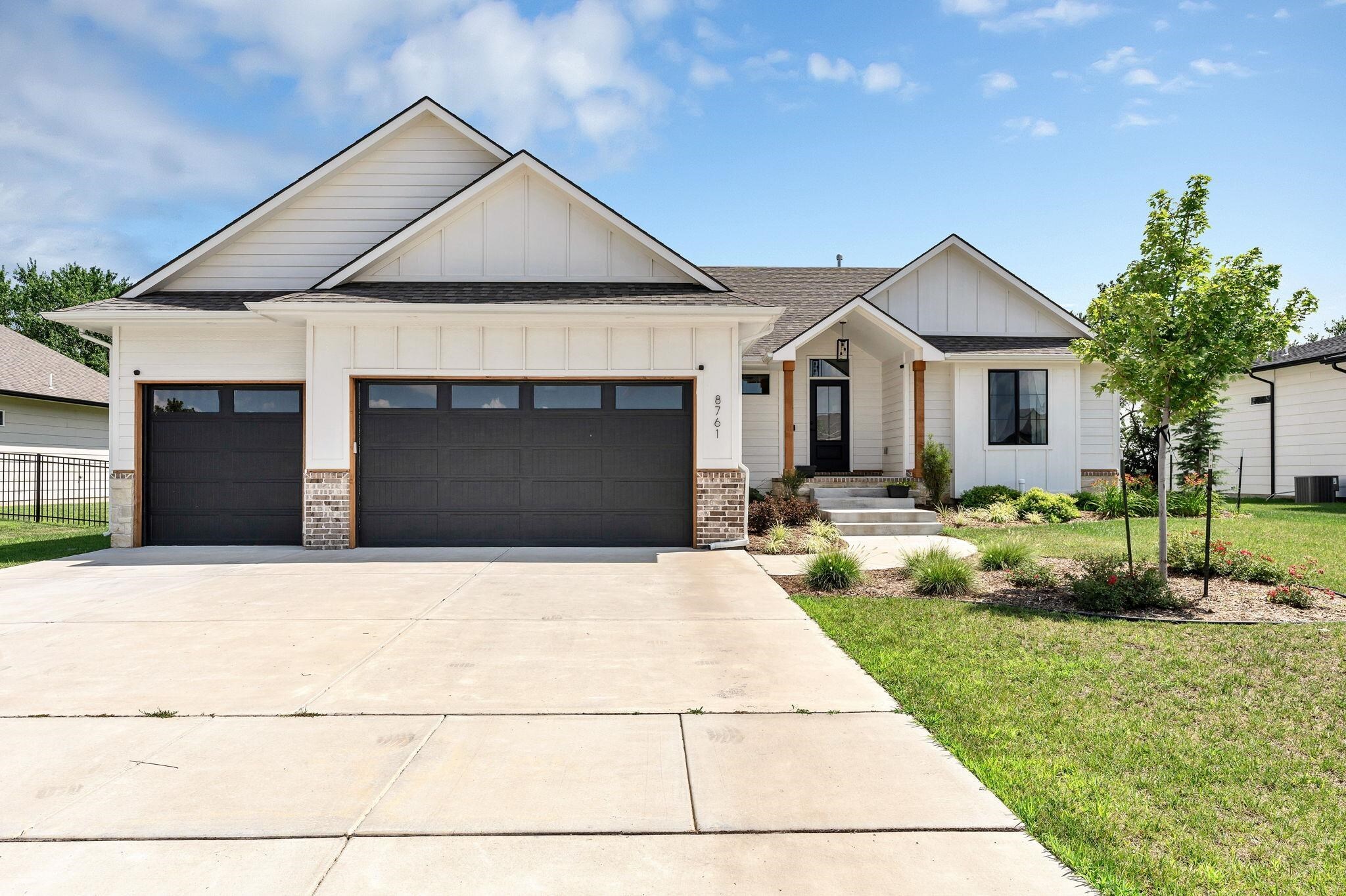 Property Photo: 8761 E Bradford St KS 67210