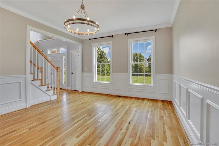 Property Photo:  4 Aspenwood  CT 06001 