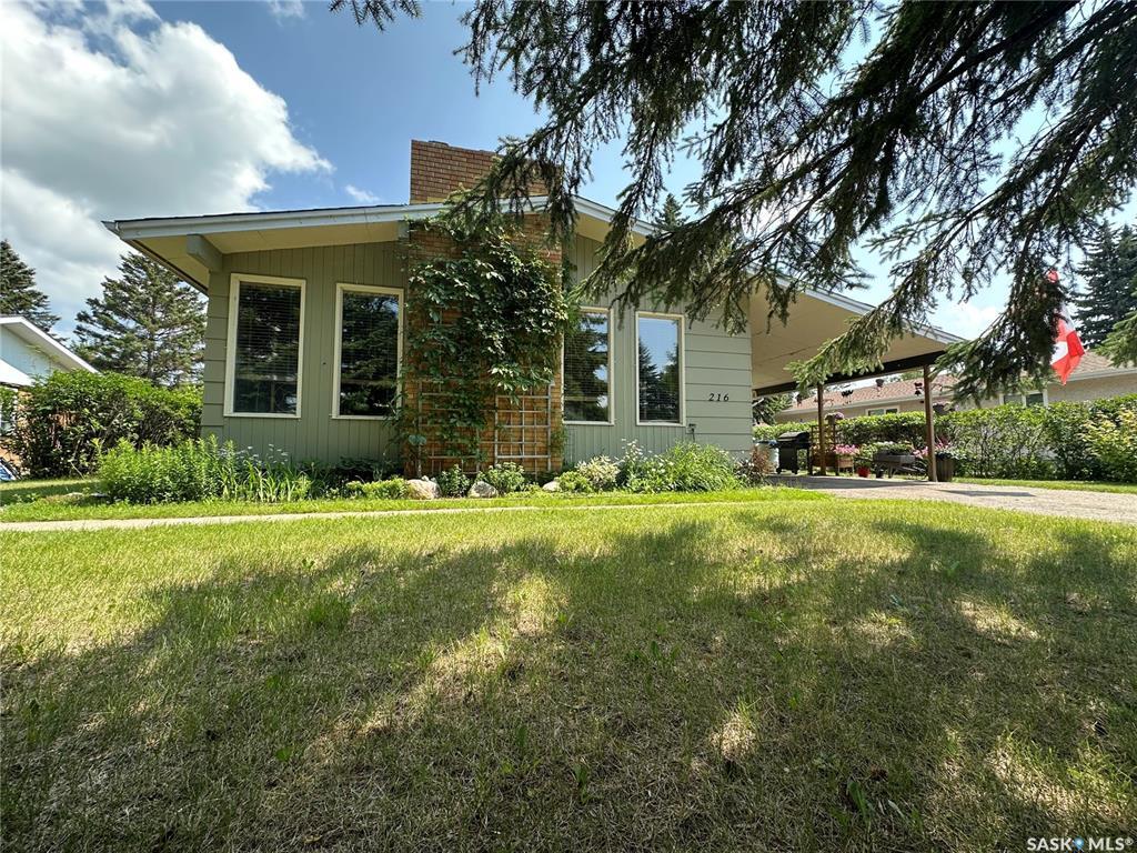 Property Photo:  216 5th Street NE  SK S0A 1N0 