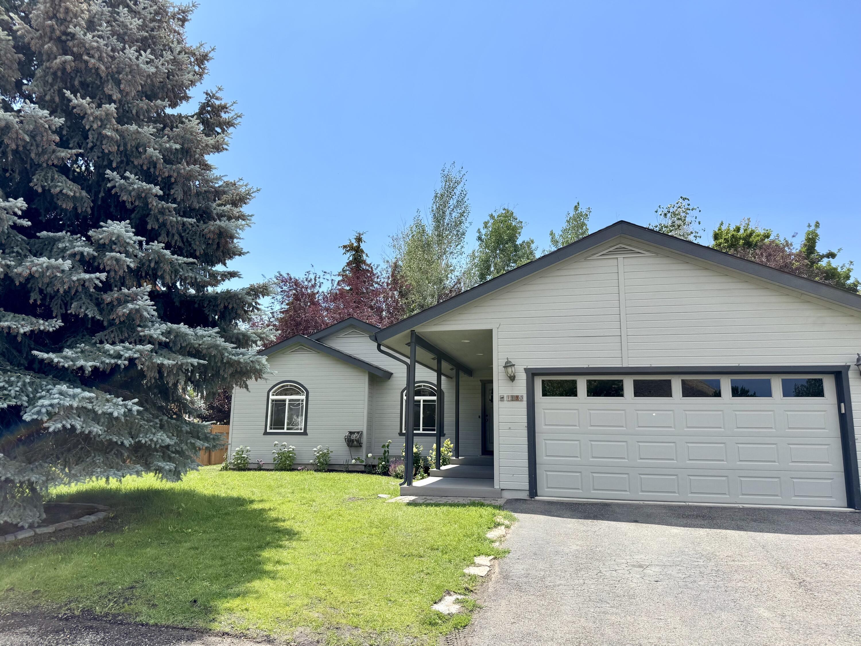 Property Photo:  1130 Echo Hill Dr  ID 83333 