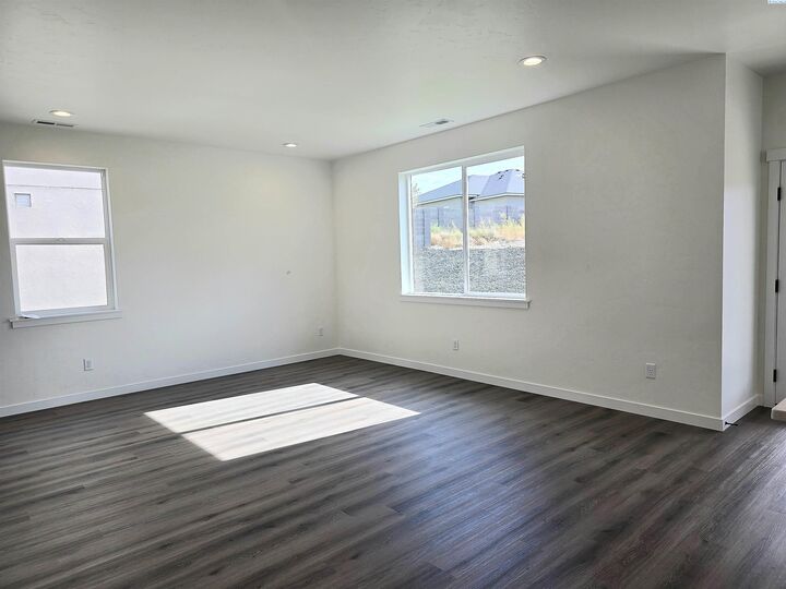 Property Photo:  3537 Stardust St.  WA 99352 
