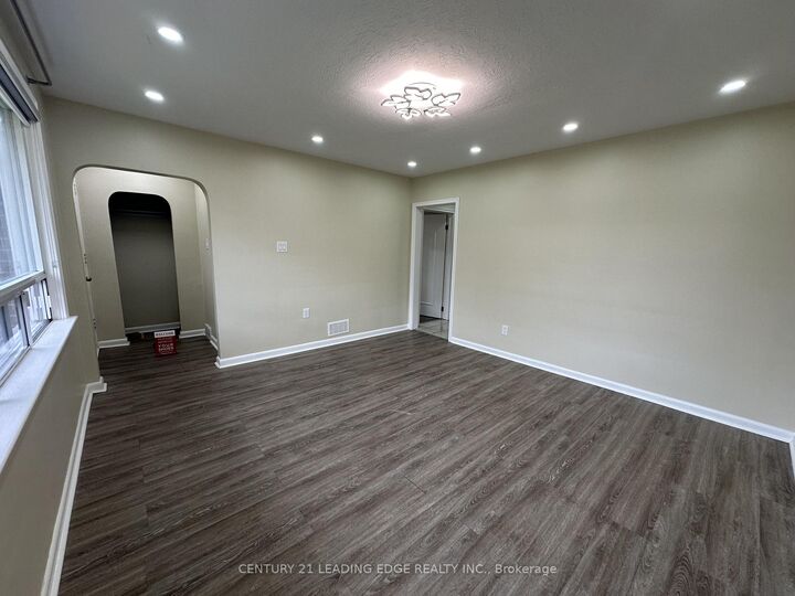 Photo de la propriété:  360 Guelph Street Upper  ON L1H 6J5 