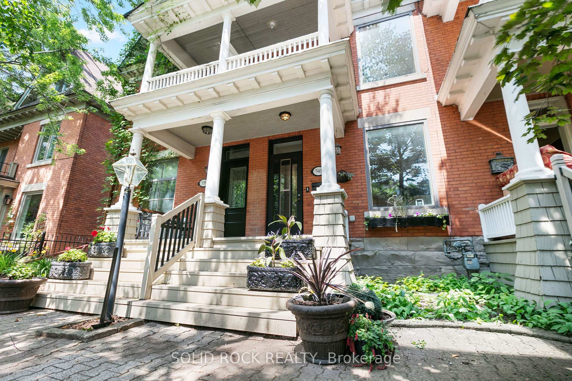 Property Photo: 541 Besserer Street ON K1N 6C6