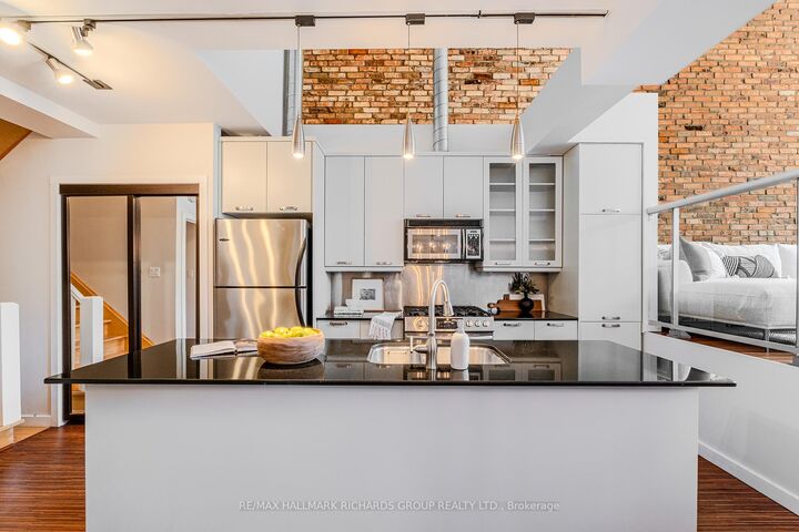Property Photo: 1852 Queen Street E 201 ON M4L 1H1