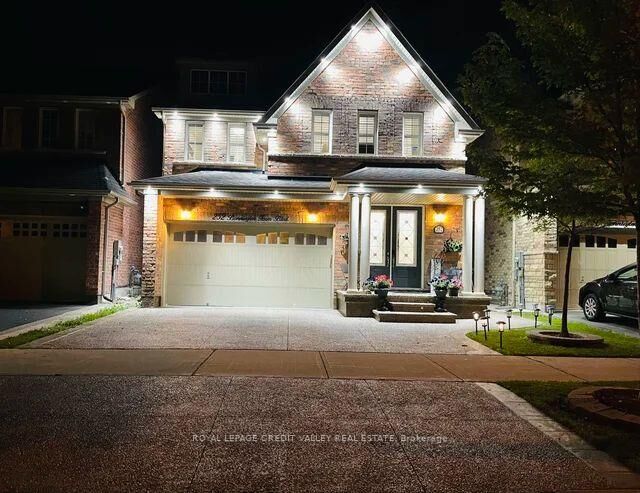 Property Photo: 252 Bonnieglen Farm Boulevard ON L7C 3Y4