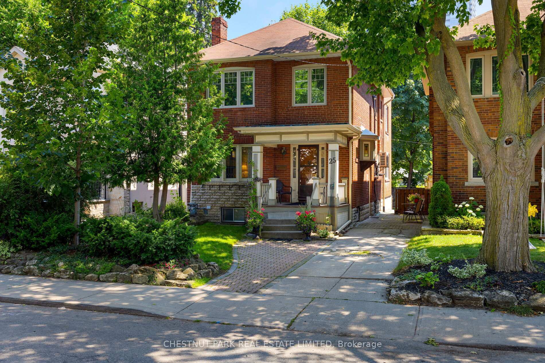 25 Maxwell Avenue  Toronto ON M5P 2B4 photo