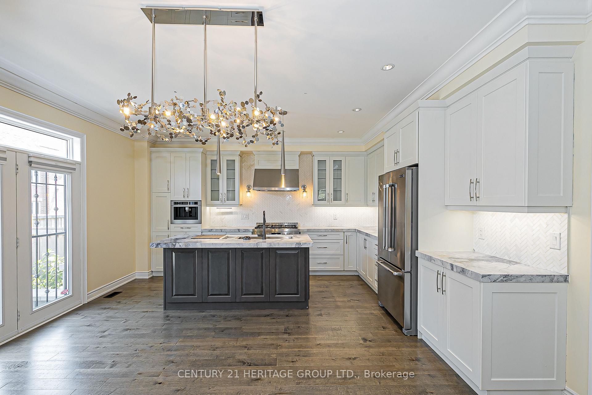 Property Photo: 2 Roy Harper Avenue ON L4G 0V4