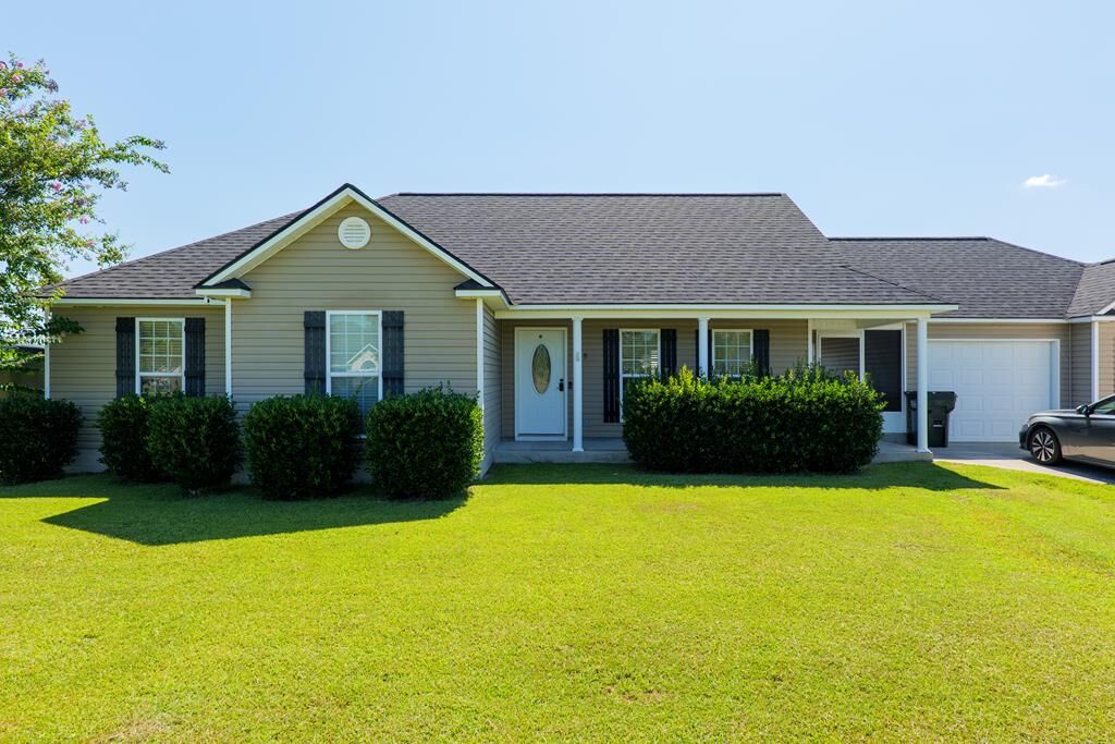 Property Photo: 19 Water Lily Way GA 31635