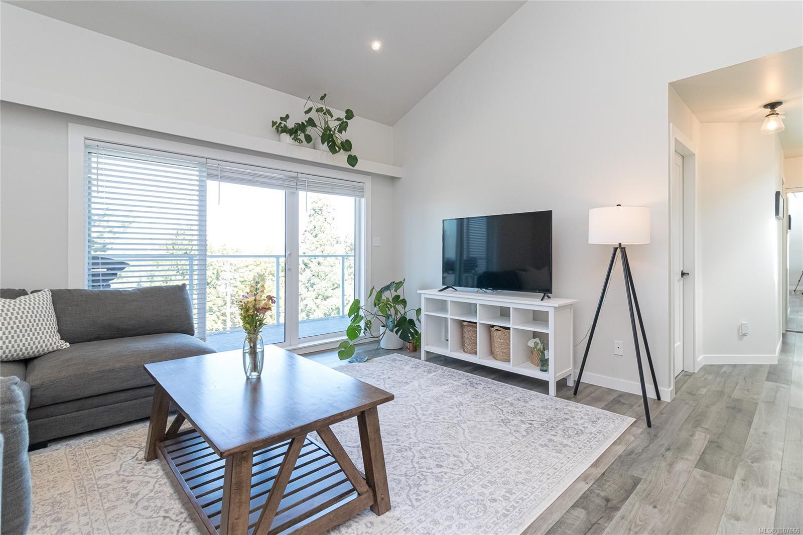 Property Photo: 3277 Quadra St 403 BC V8X 4W9