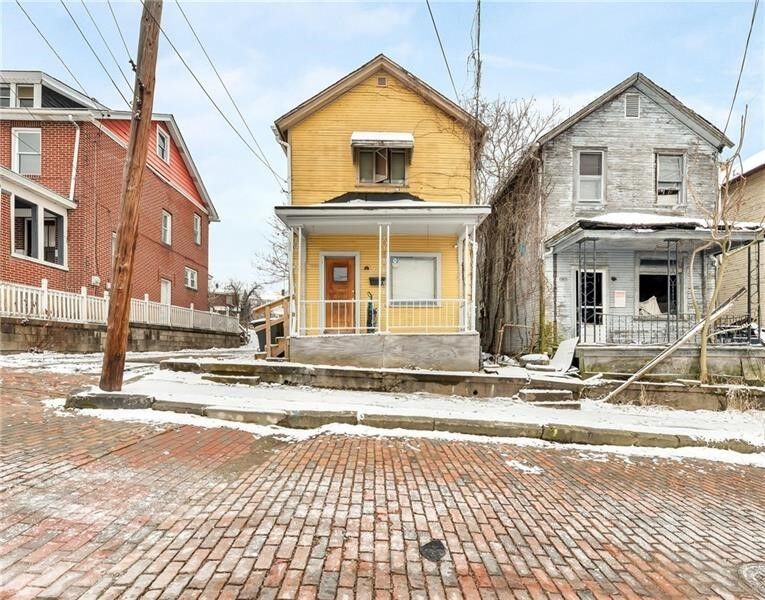 Property Photo:  1809 Cornell  PA 15132 