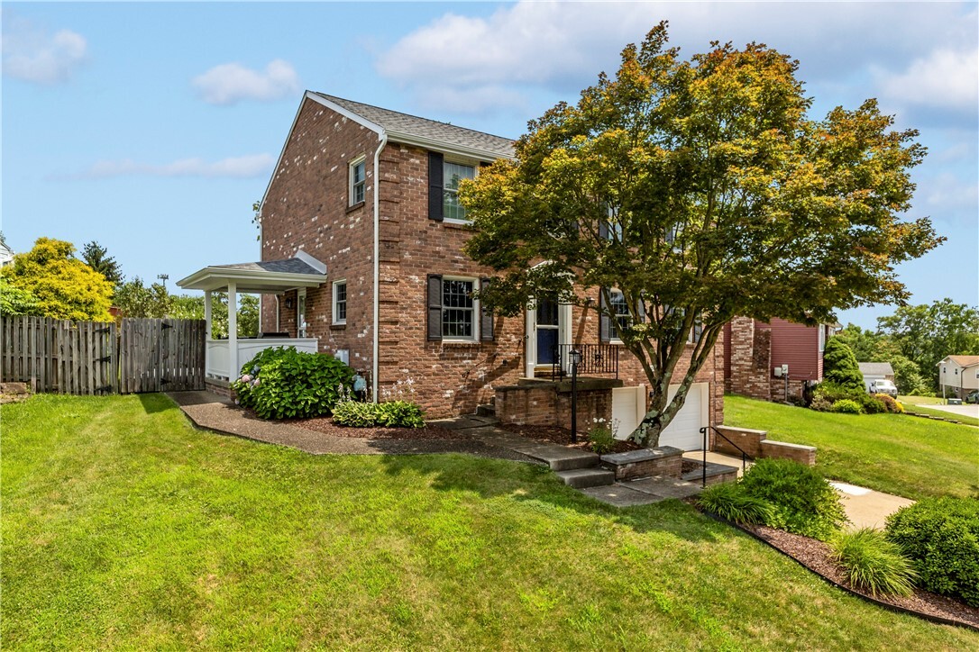 Property Photo:  104 Textor Dr  PA 15137 